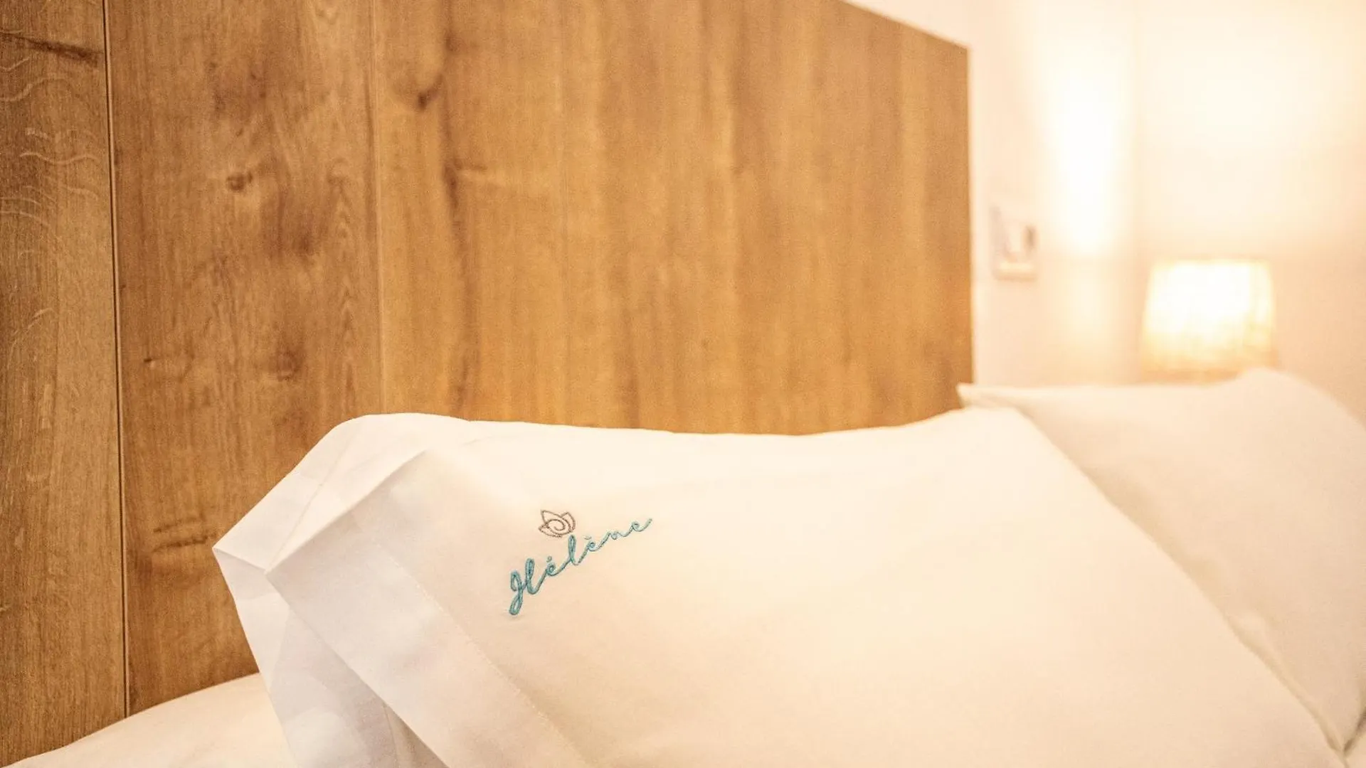 Helene Holidays - Hotel Boutique コラレホ